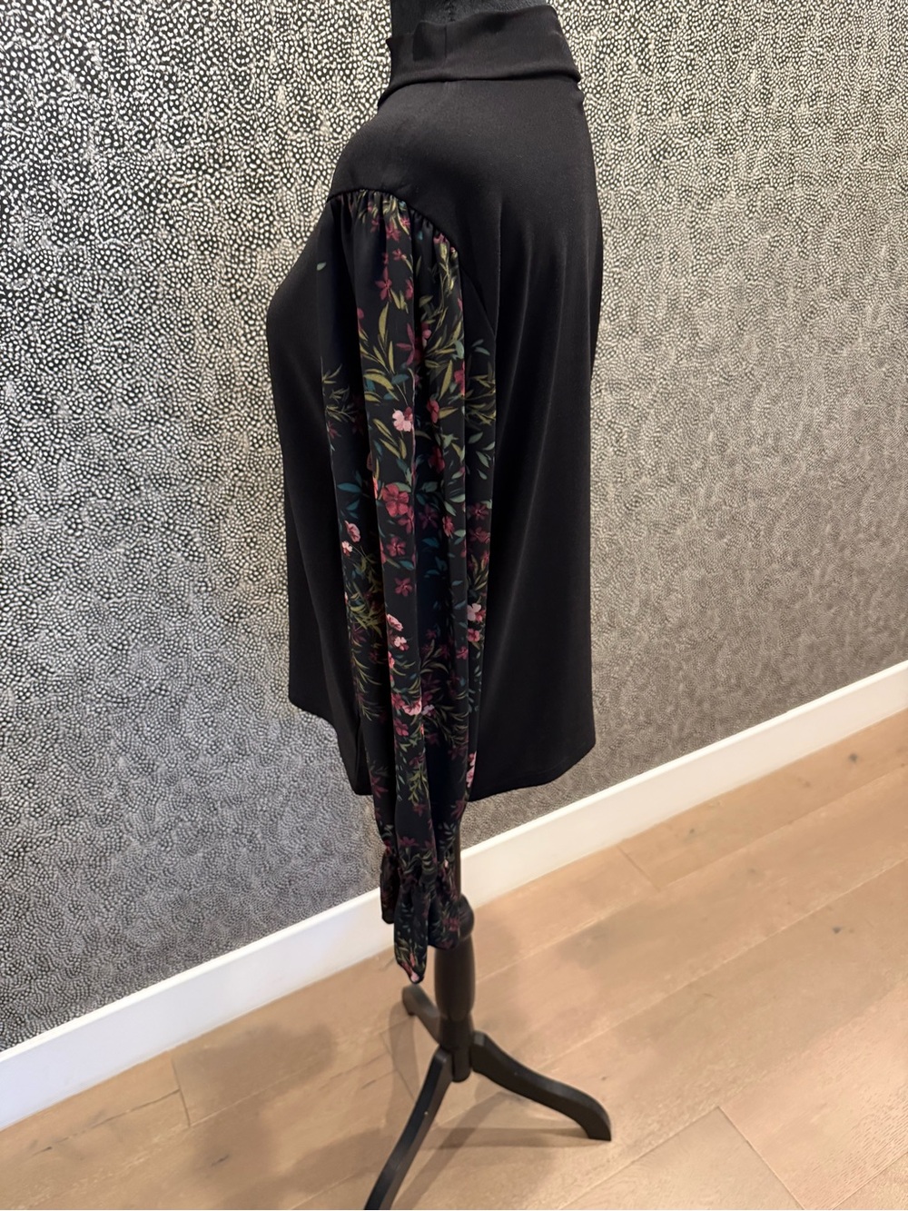 CeCe Blouse - Picture 5 of 10